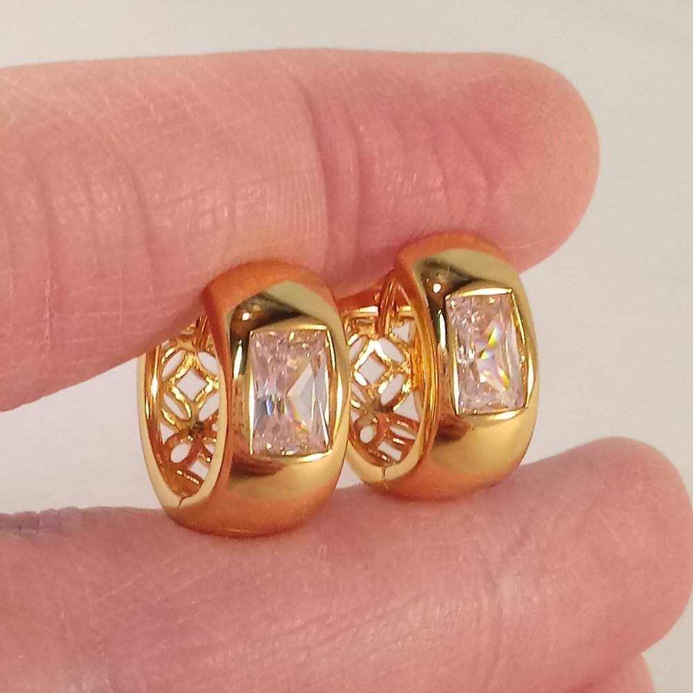 Mens 18K Yellow Gold Filled Radiant Emerald Cut Diamond Zircon Hoop Earrings